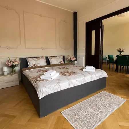 Boutique Jewish Quarter, 3 Bedrooms 布加勒斯特